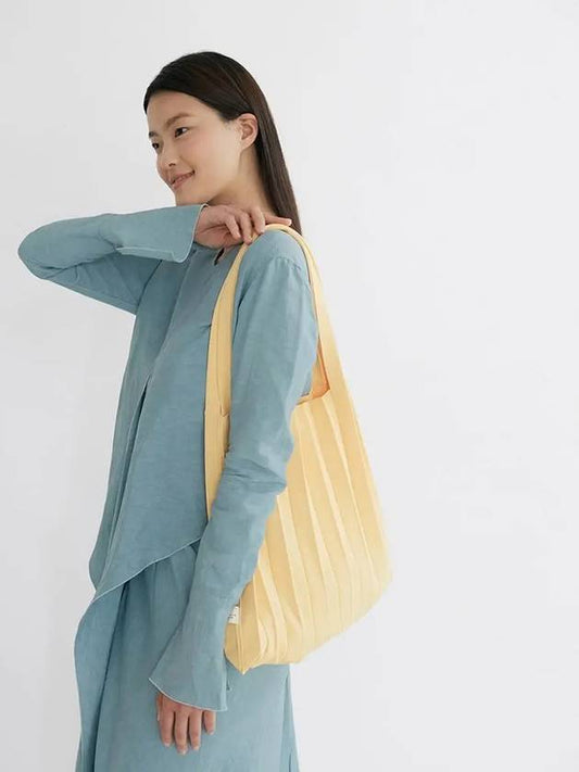 Shoulder bag mango gold - PLEATSMAMA - BALAAN 2