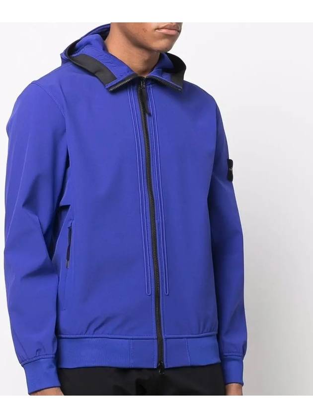 Wappen Patch Soft Shell Hooded Jacket Blue - STONE ISLAND - BALAAN 4