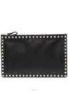 Rockstud Leather Clutch Bag Black - VALENTINO - BALAAN 3