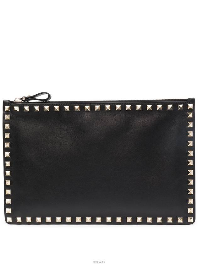 Rockstud Leather Clutch Bag Black - VALENTINO - BALAAN 3