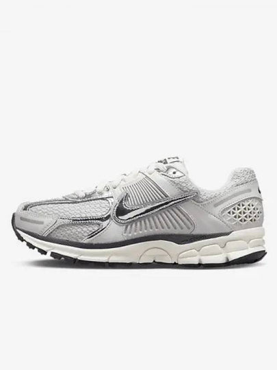 Zoom Vomero 5 Sneakers Photon Dust and Metallic Silver - NIKE - BALAAN 2