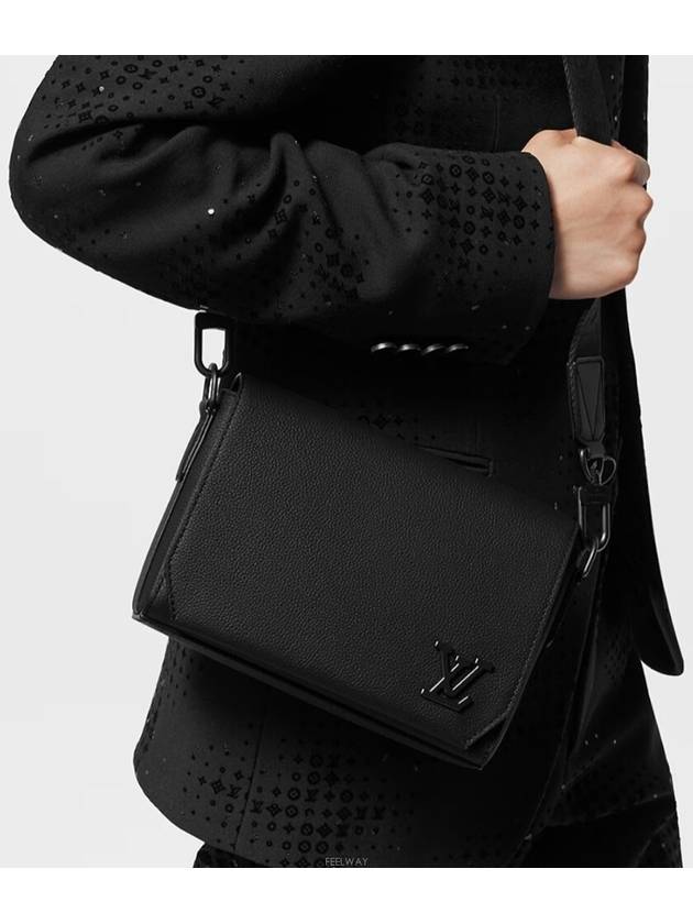 Takeoff PM Aerogram Messenger Bag Black - LOUIS VUITTON - BALAAN 5