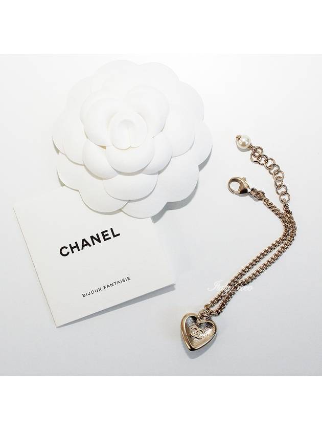 CC Heart Crystal Pendant Bracelet Gold - CHANEL - BALAAN 4