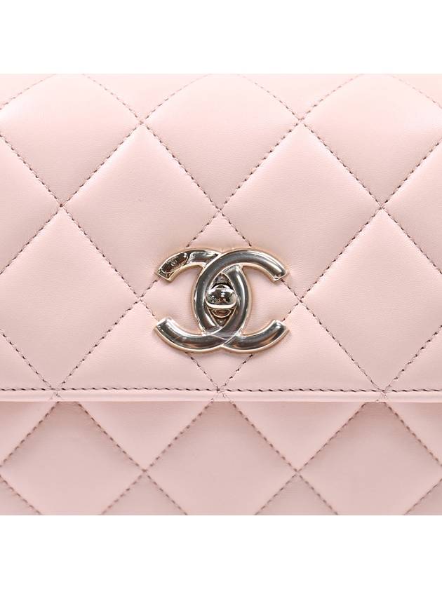 Trendy CC Lambskin Quilted Small Top Handle Tote Bag Light Pink - CHANEL - BALAAN.