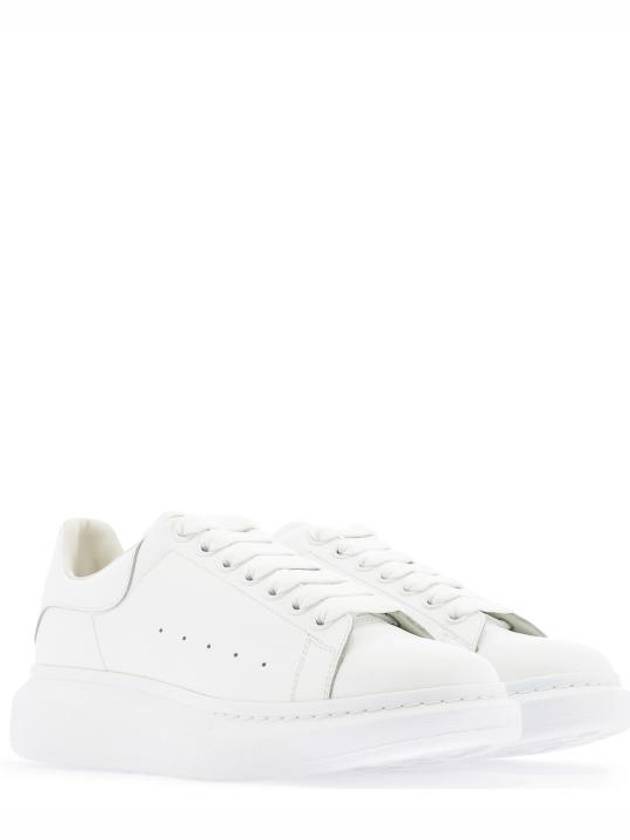 Oversized Leather Tab Low Top Sneakers White - ALEXANDER MCQUEEN - BALAAN 4