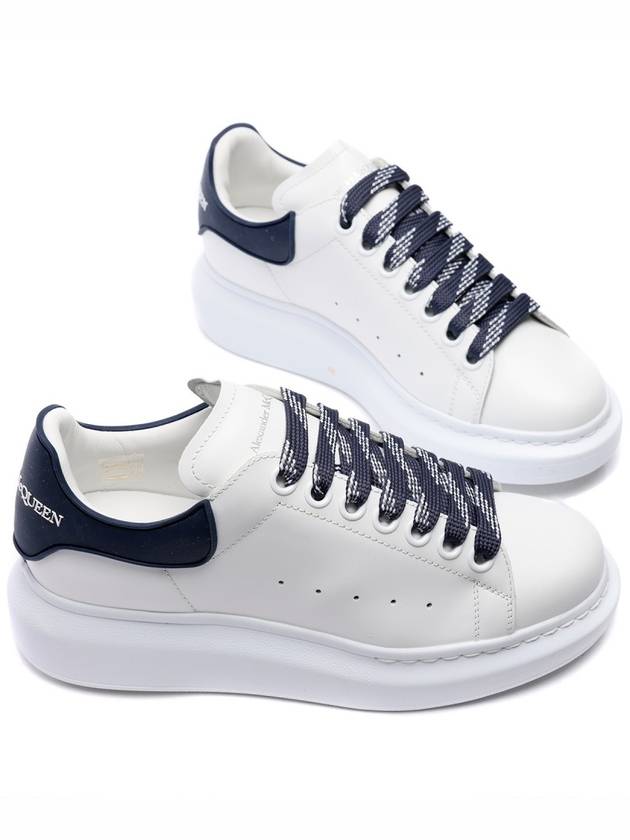 Women's Navy Tab Oversized Low Top Sneakers White - ALEXANDER MCQUEEN - BALAAN 6