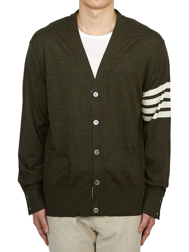 Men's Sustainable Classic Diagonal Wool Cardigan Dark Green - THOM BROWNE - BALAAN 3