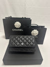 Classic Crossbag On Chain Grained Calfskin & Silver Black - CHANEL - BALAAN 7