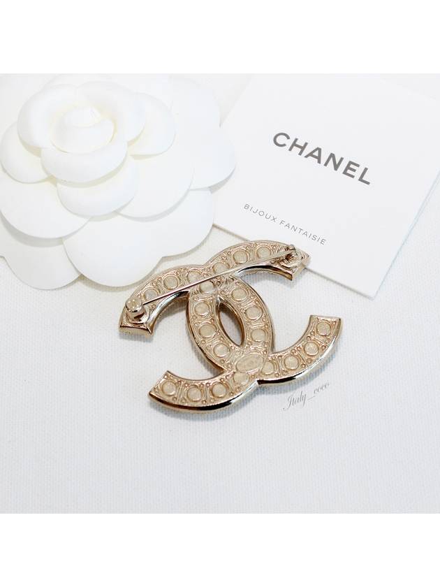 Classic CC Logo Pearl Crystal Brooch Gold - CHANEL - BALAAN 6