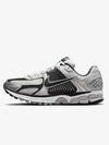 Zoom Vomero 5 M Metallic Silver Black Pure Platinum FJ4151 004 - NIKE - BALAAN 2