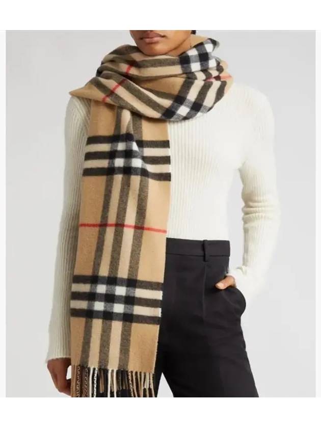 Classic Giant Check Muffler Brown - BURBERRY - BALAAN 7