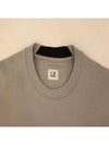 Men's Lens Wappen Diagonal Sweatshirt Griffin Gray - CP COMPANY - BALAAN.