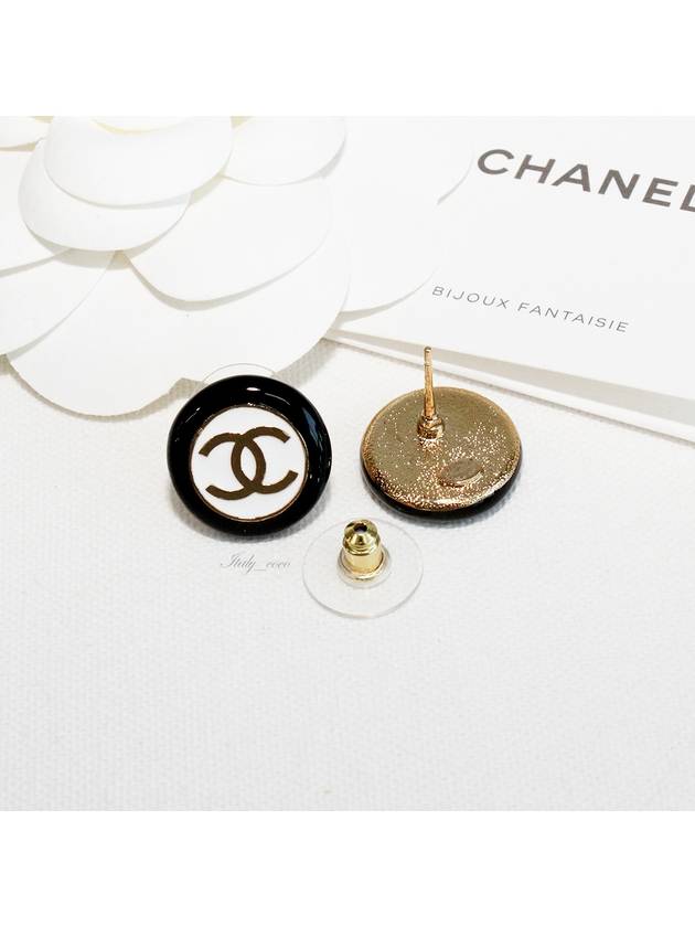 CC logo two tone round black white earrings ABC997 B16125 NW385 - CHANEL - BALAAN 5