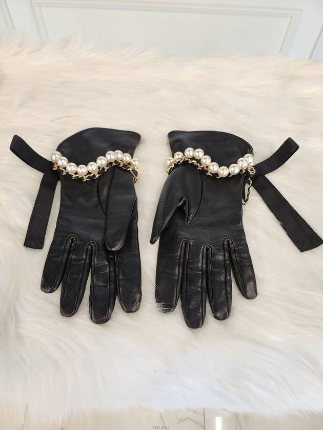 Daol Beomeo Branch Chain pearl decorated leather gloves AA7328 7 5 Condition A - CHANEL - BALAAN 3