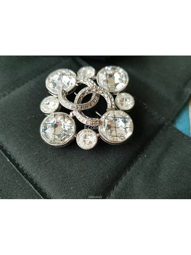 Women Brooches Pins - CHANEL - BALAAN 1