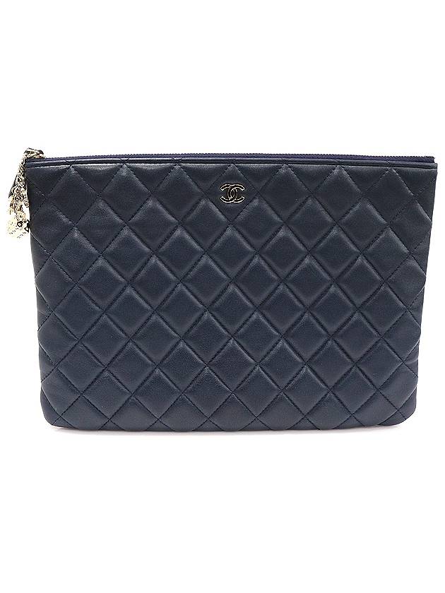 A82415 Navy Lambskin Gold Classic Charm Decoration New Medium Clutch 22nd - CHANEL - BALAAN 1