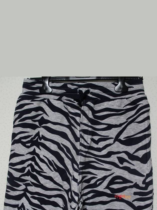 Zebra Green Logo Patch Shorts Grey - KENZO - BALAAN.
