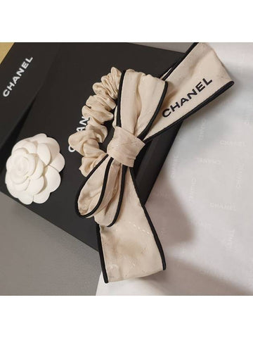 Quick Hair Band Crunch Ivory Ribbon - CHANEL - BALAAN 1