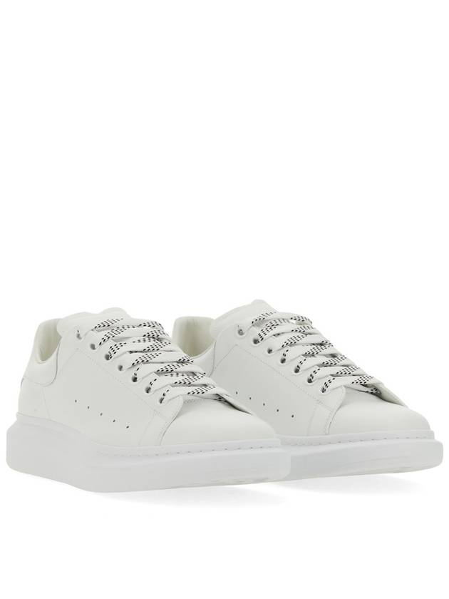 Oversized Leather Tab Low Top Sneakers White - ALEXANDER MCQUEEN - BALAAN 4