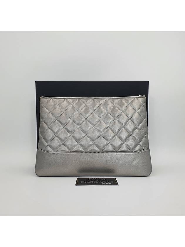 Women s Gabrielle Clutch Medium - CHANEL - BALAAN 3