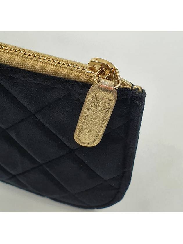 Women s Season Velvet Pouch - CHANEL - BALAAN 16