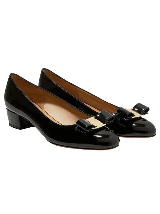 Vara Bow Patent Pumps Black - SALVATORE FERRAGAMO - BALAAN 3