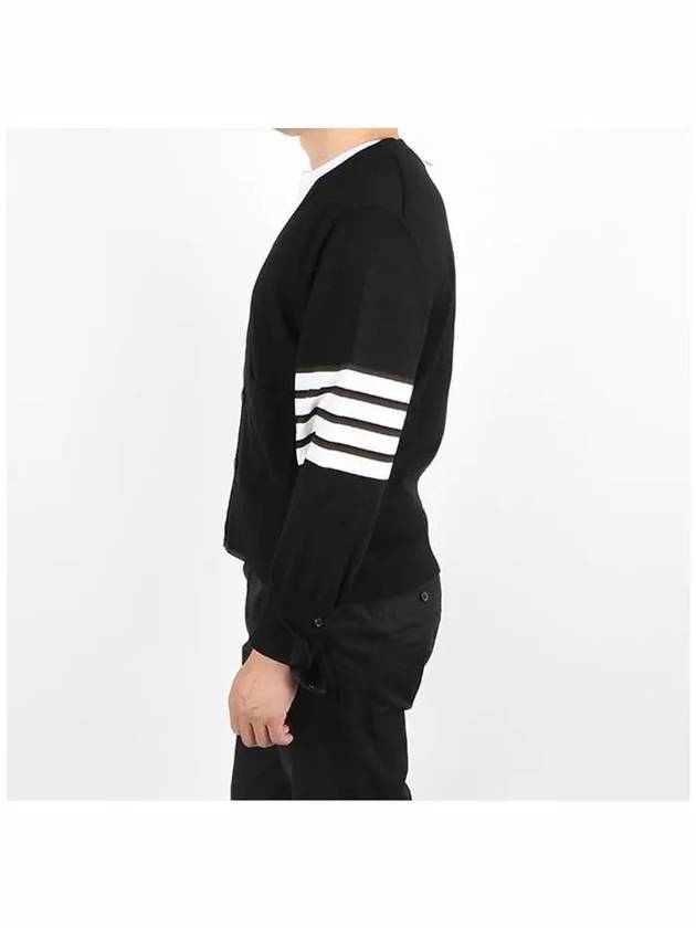 Men's 4 Bar Mr. Tom Icon Intarsia Bag Classic Merino Wool Cardigan Black - THOM BROWNE - BALAAN 4