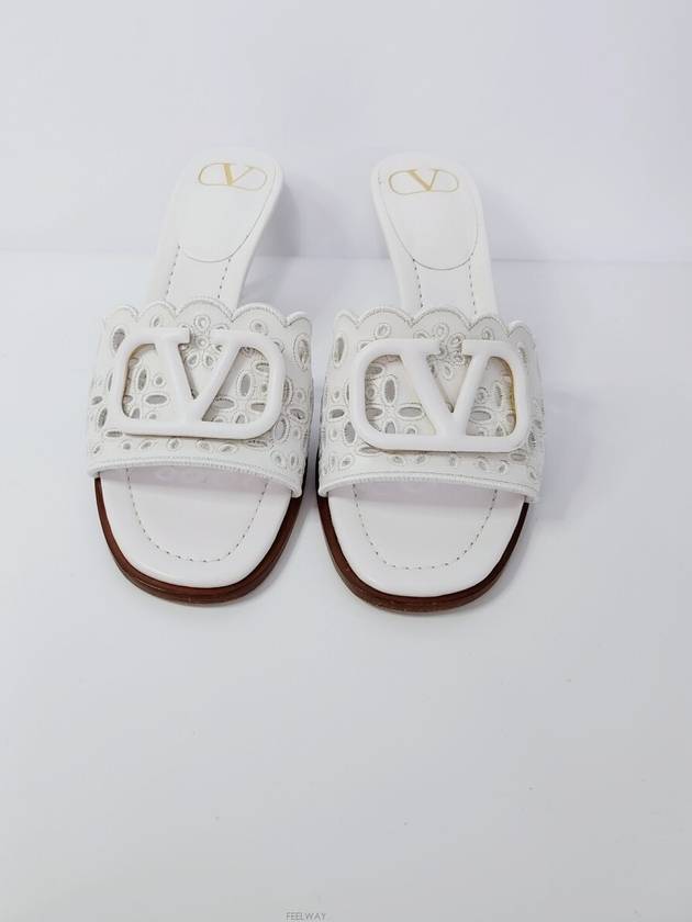 Used luxury goods DHLUX V logo white women s sandals 37 235 - VALENTINO - BALAAN 2