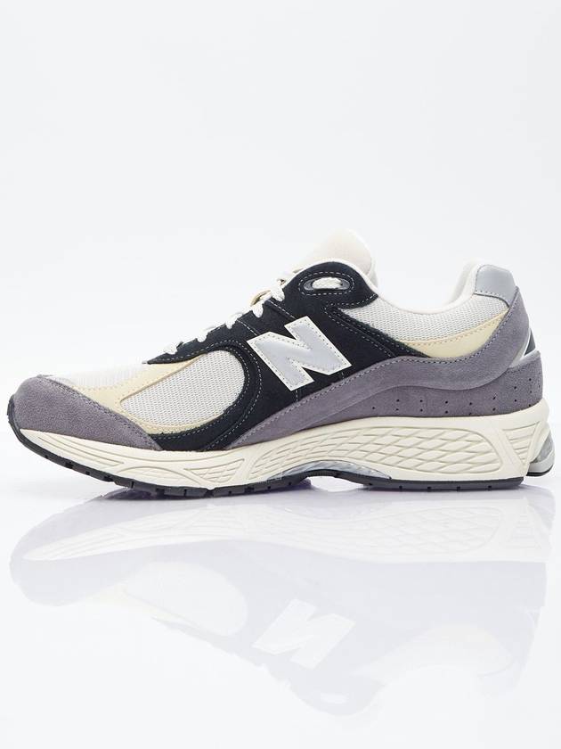 2002R Low Top Sneakers Magnet - NEW BALANCE - BALAAN 1