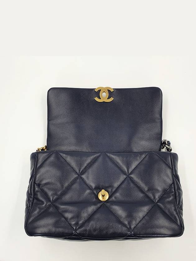 Women s Lambskin 19 Flap Bag Large 30 4199 - CHANEL - BALAAN 15