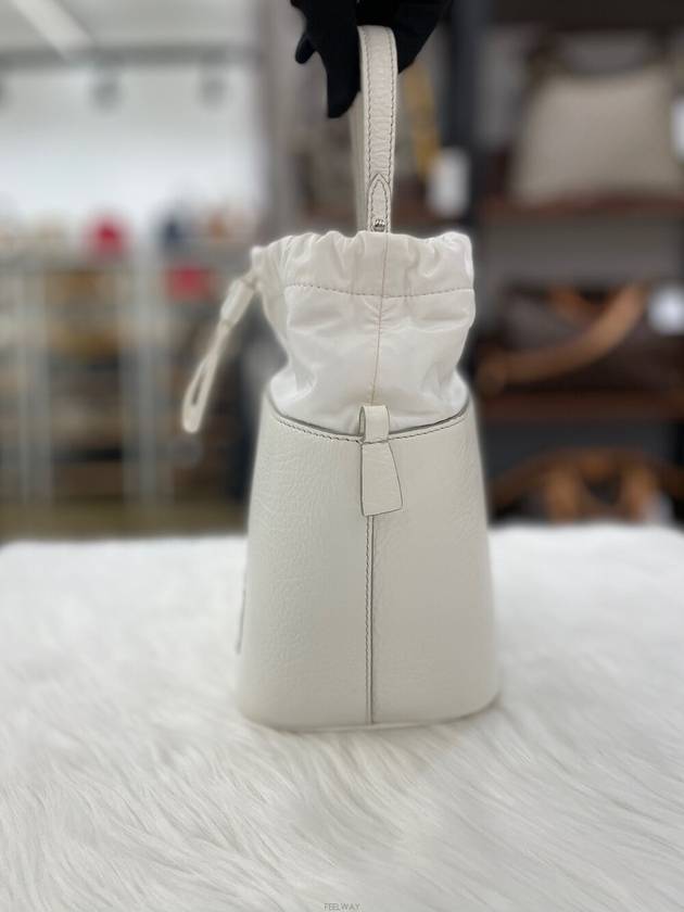 Daol Merchant Store Maison 5AC Chain Bucket Bag White S61WG Condition A - MAISON MARGIELA - BALAAN 4