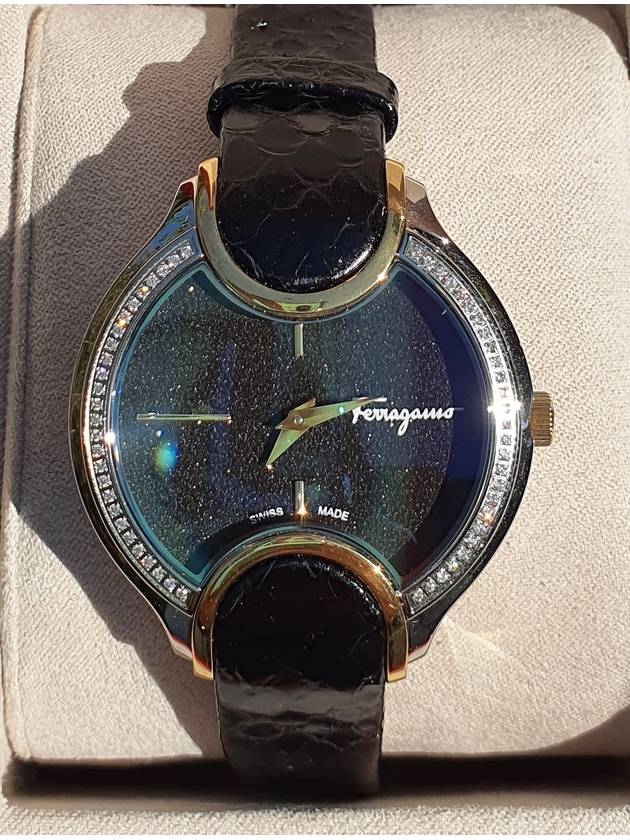 Signature Black Diamond Dust Dial Diamondset Bezel Snakeskin Band Women’s Quartz Watch - SALVATORE FERRAGAMO - BALAAN 4