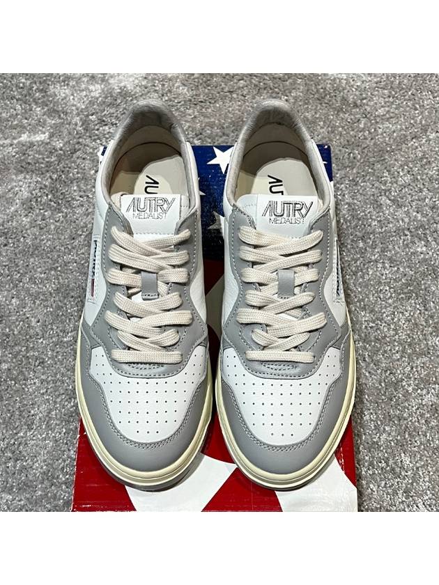 Men's Medalist Low Leather Sneakers Grey White - AUTRY - BALAAN 3