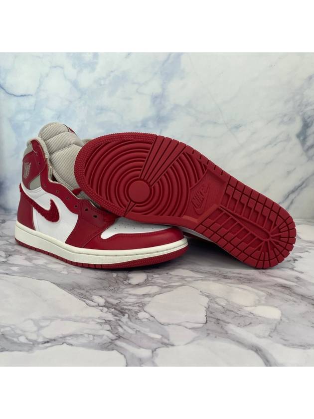 Women's Jordan 1 Retro High OG High Top Sneakers Varsity Red - NIKE - BALAAN 2