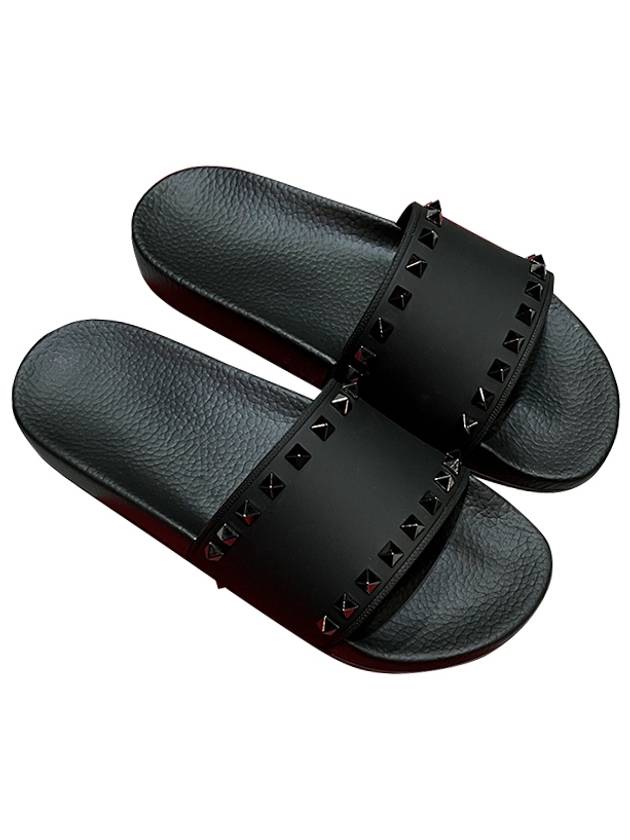 Rockstud Rubber Slippers Black - VALENTINO - BALAAN 2