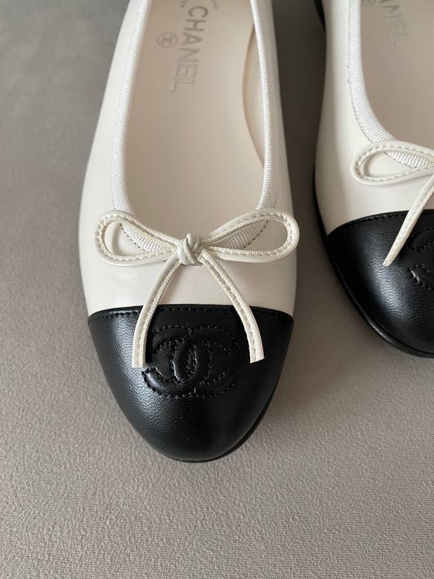 Ballerina Flat Shoes White Black G02819 - CHANEL - BALAAN 4