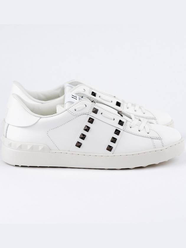 Rockstud Low Top Sneakers White - VALENTINO - BALAAN 5