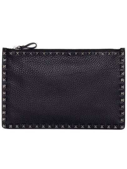 Rockstud Clutch Bag Black - VALENTINO - BALAAN 2