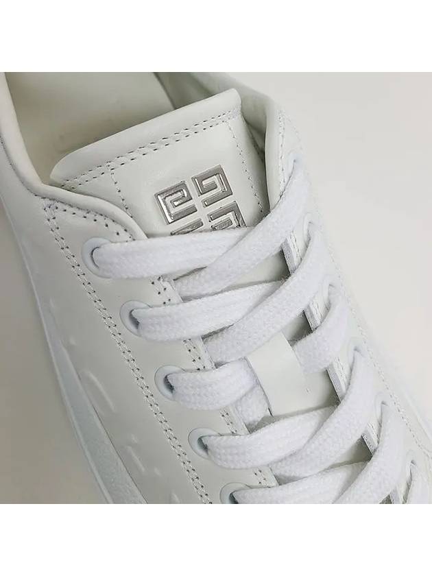 Embossed Logo Low Top Sneakers White - GIVENCHY - BALAAN 4