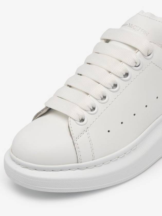 Oversized Black Tab Low Top Sneakers White - ALEXANDER MCQUEEN - BALAAN 6