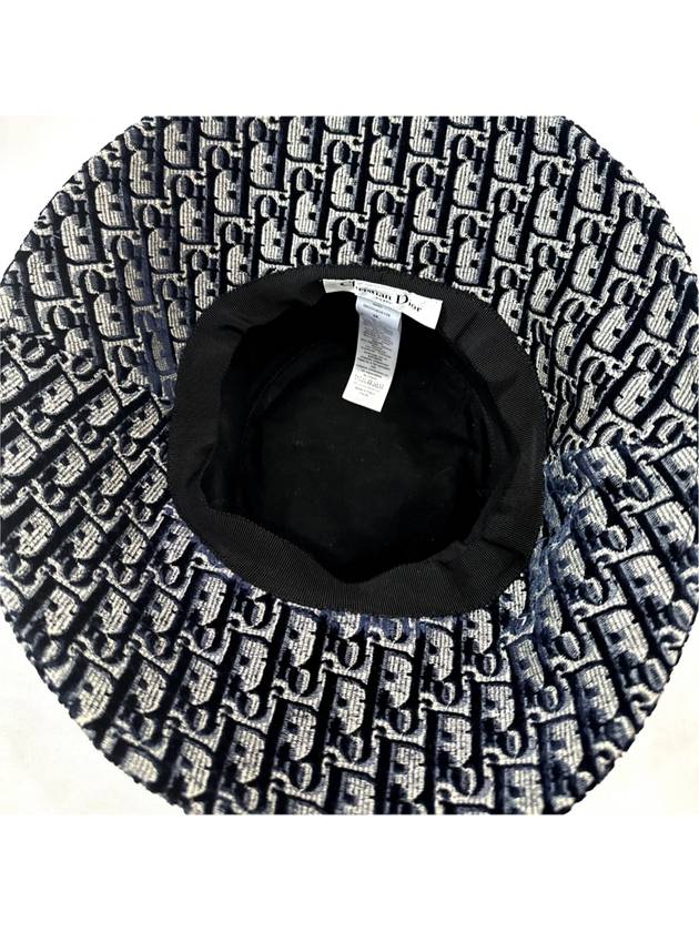 58 Dior Women s Oblique Embroidered Bucket Hat Navy - DIOR - BALAAN 10