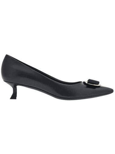 New Vara Plate Leather Pumps Black - SALVATORE FERRAGAMO - BALAAN 1