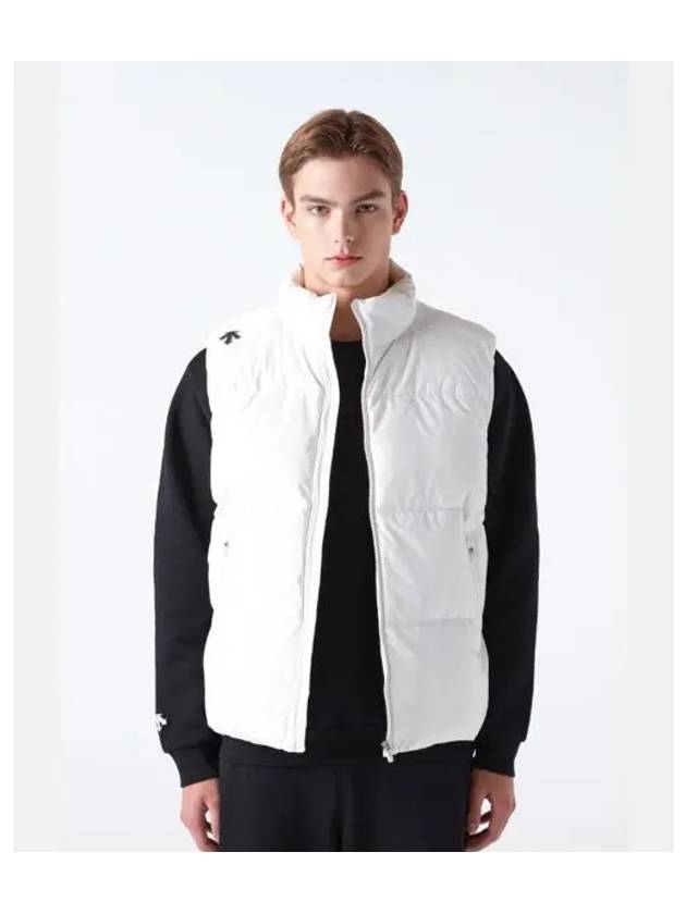 Seunghyeop Lee wearing Essential Puffer Down Vest White SP323UDV91 - DESCENTE - BALAAN 1