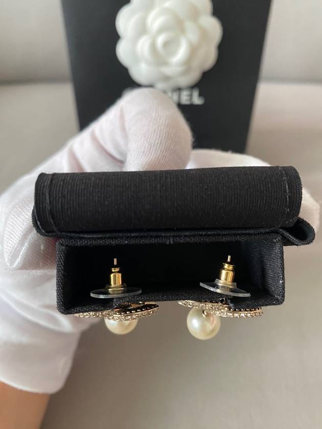 CC Metal Logo Pearl Earrings Gold - CHANEL - BALAAN 10