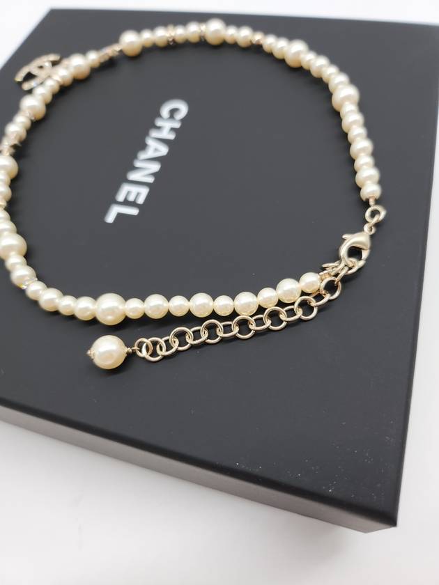 Women s CC Logo Star Crystal Pearl Necklace White - CHANEL - BALAAN 9