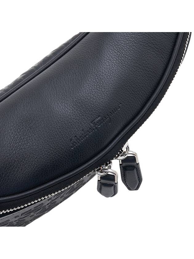 Gancini Waist Belt Bag Black - SALVATORE FERRAGAMO - BALAAN 8