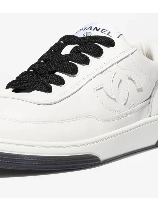 Calfskin Low Top Sneakers White - CHANEL - BALAAN 5