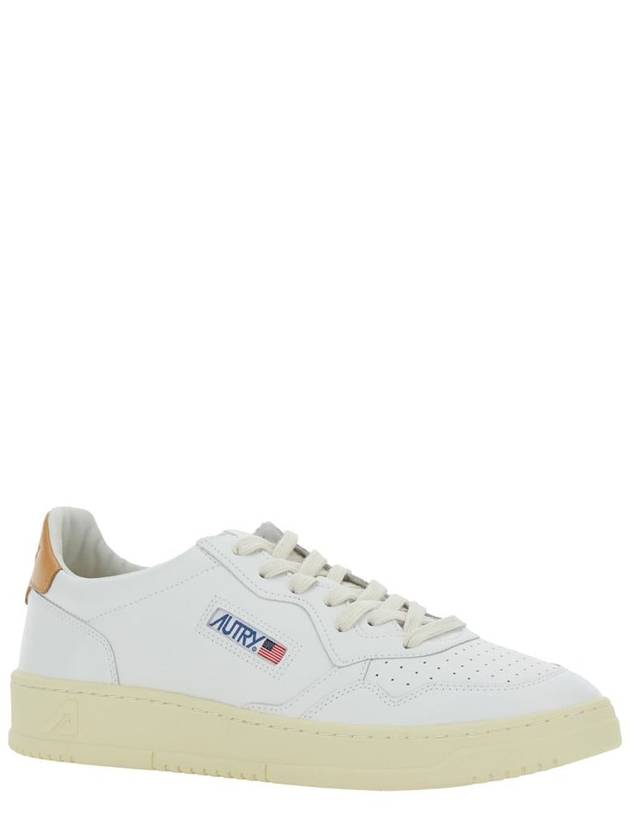 'Medalist Low' White Sneakers With Contrasting Heel Tab In Leather Man - AUTRY - BALAAN 2