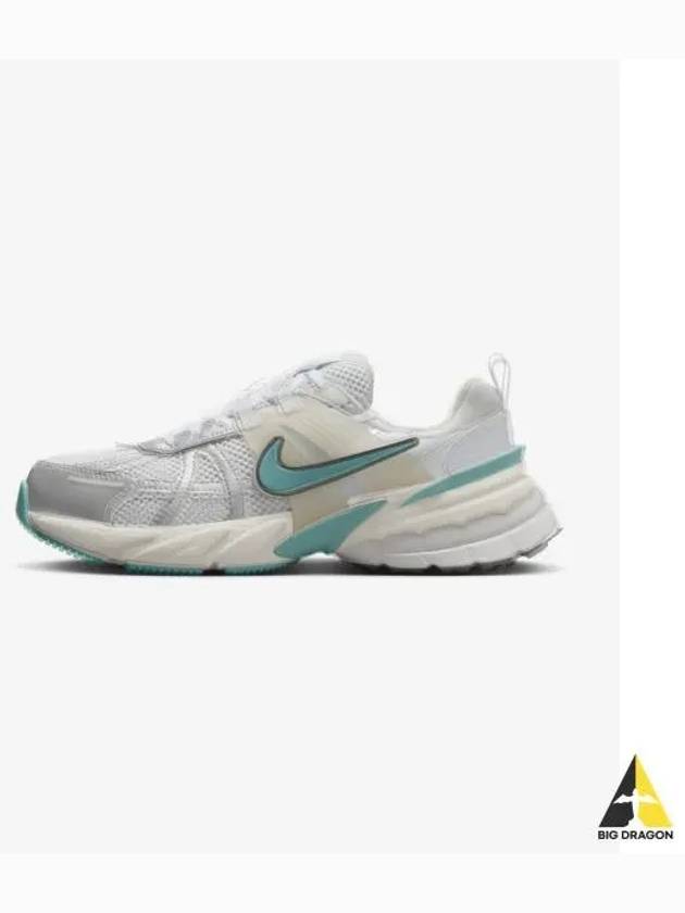 V2K Run Low Top Sneakers Dusty Cactus - NIKE - BALAAN 2