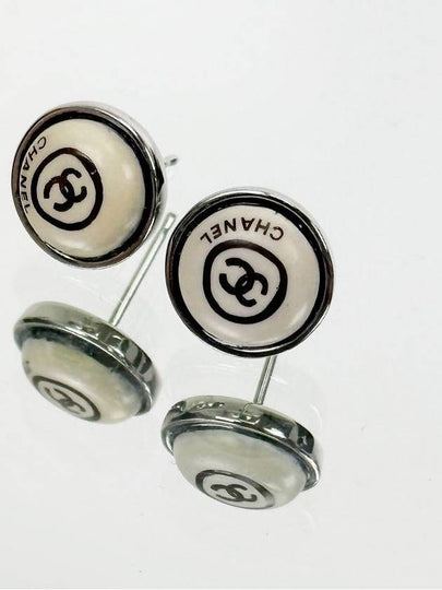 Vintage Coco Mark Writing Style Beige Silver Round Piercing 4JCHA4351 - CHANEL - BALAAN 2